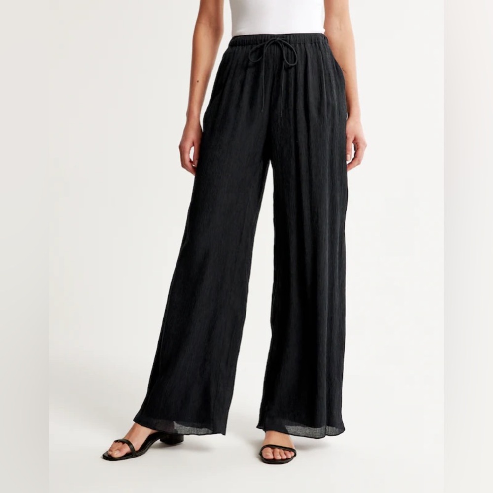 NWT Abercrombie & Fitch Black Wide Leg Pants